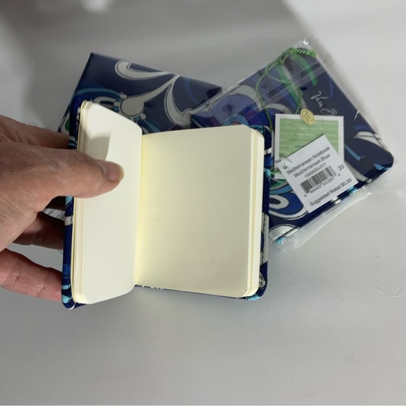 Vera Bradley NWT Notebook Mediterranean Blue 4x4 Blank Pages Elastic Band Close - Picture 5 of 10